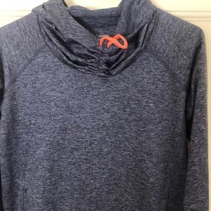 Women’s Columbia hooded sweatshirt